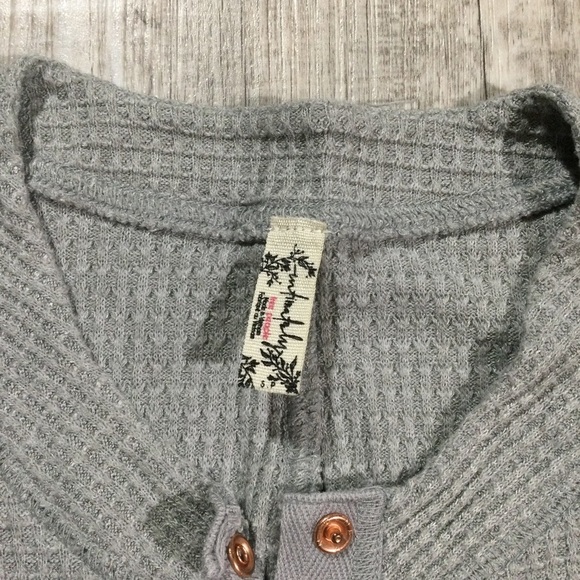 Free People Womens Size Small One Of The Girls Henley Snap Button Top In Gray - Picture 4 of 10